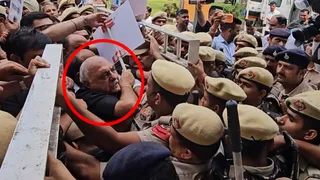 Hooda Alleges Scuffle at Gate