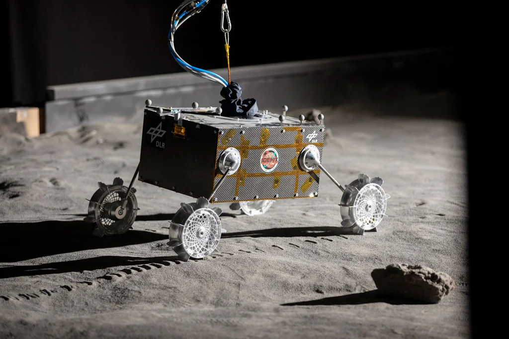 Japan Launches Spacecraft to Mars’ Moon Phobos